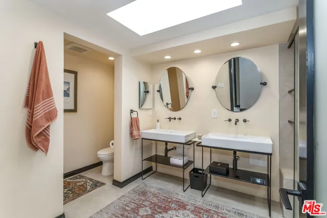 $1,295,000 | 410 South Barrington Avenue, Unit 309, Los Angeles, CA 90049