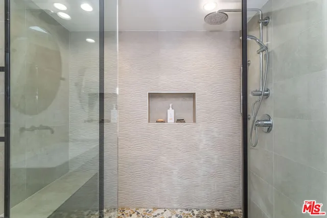 $1,295,000 | 410 South Barrington Avenue, Unit 309, Los Angeles, CA 90049