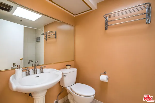 $1,295,000 | 410 South Barrington Avenue, Unit 309, Los Angeles, CA 90049