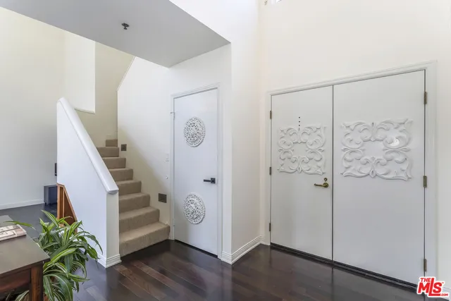$1,295,000 | 410 South Barrington Avenue, Unit 309, Los Angeles, CA 90049