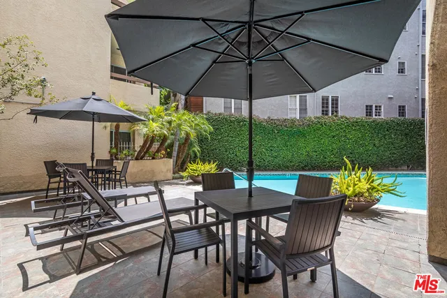 $1,295,000 | 410 South Barrington Avenue, Unit 309, Los Angeles, CA 90049