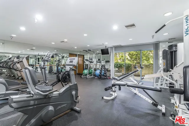 $1,295,000 | 410 South Barrington Avenue, Unit 309, Los Angeles, CA 90049