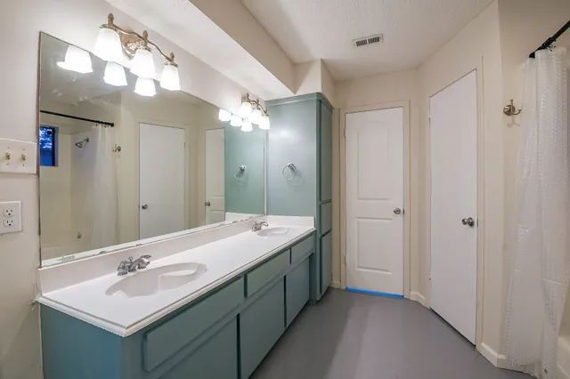 $1,890 | 19522 Dianeshire Drive, Spring, TX 77388