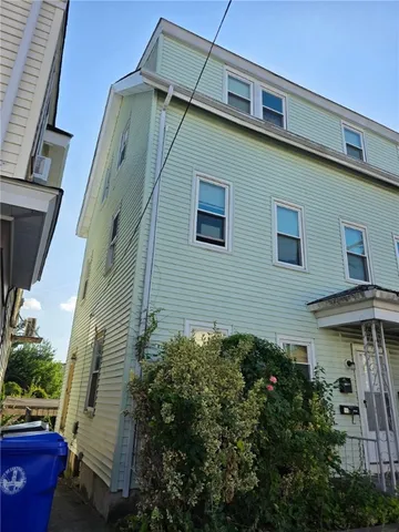 $1,500 | 230 Washington Street, Unit 3, Central Falls, RI 02863