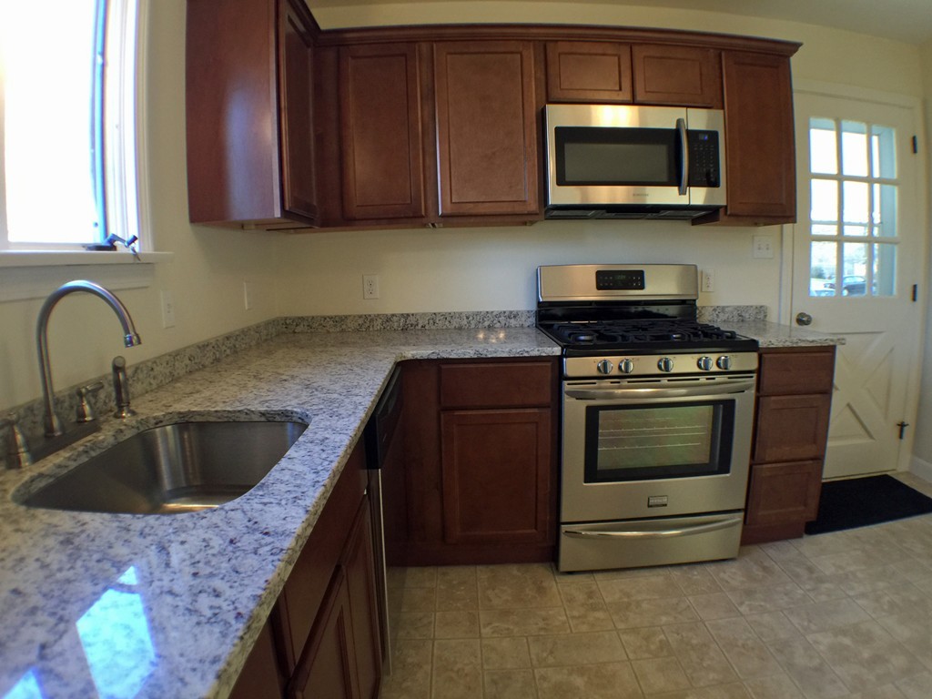 88 Brookside Road Somerset, MA 02726 - Photo 7 of 23 Gallery Image 7