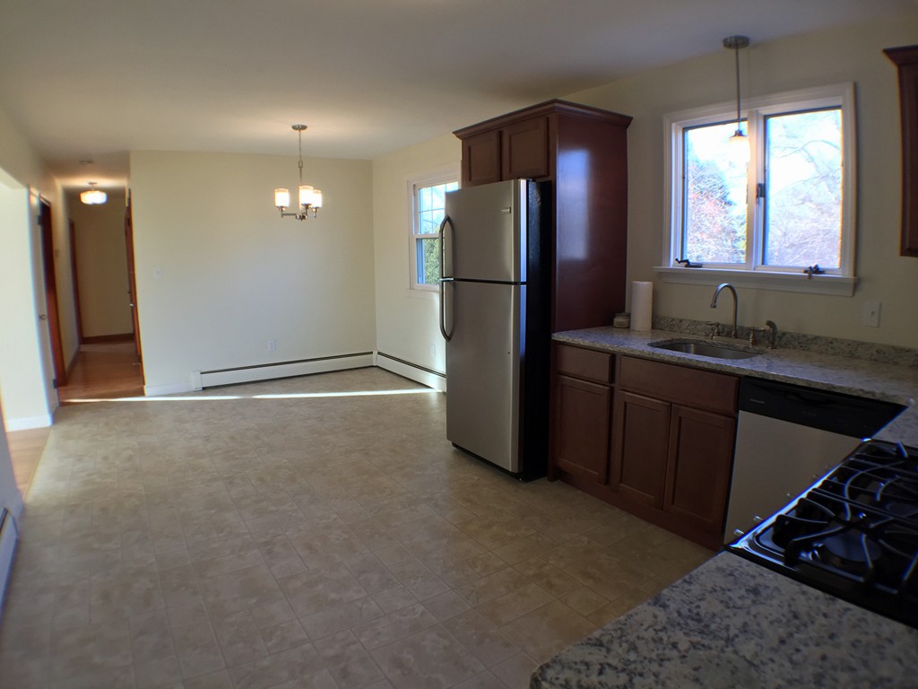 88 Brookside Road Somerset, MA 02726 - Photo 9 of 23 Gallery Image 9