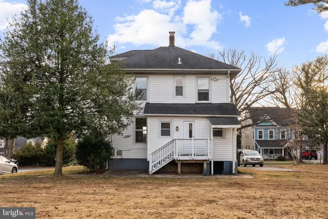 $3,850 | 10512 Warfield Street, Kensington, MD 20895