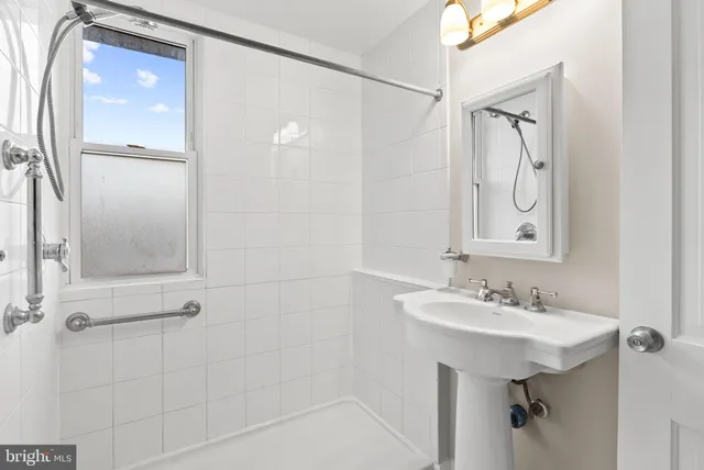 $3,850 | 10512 Warfield Street, Kensington, MD 20895