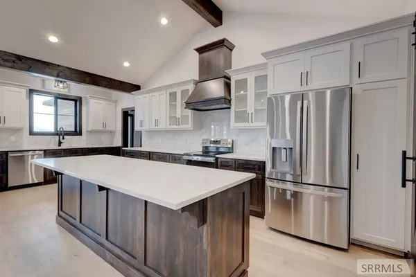 $999,999 | 7388 Lupine Lane, Victor, ID 83455