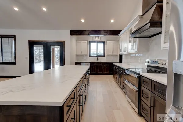 $999,999 | 7388 Lupine Lane, Victor, ID 83455
