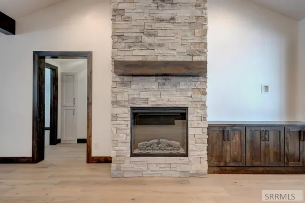$999,999 | 7388 Lupine Lane, Victor, ID 83455