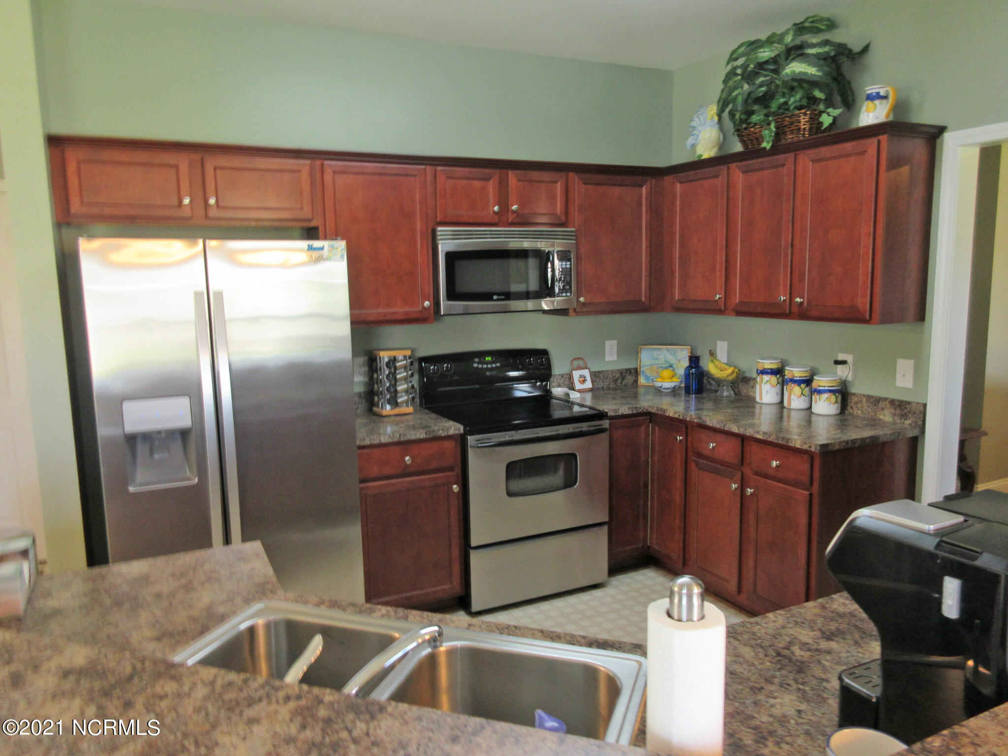 213 Emerald Ridge Road Jacksonville, NC 28546 - Photo 7 of 22 213 Emerald Ridge Rd - Kitchen 1