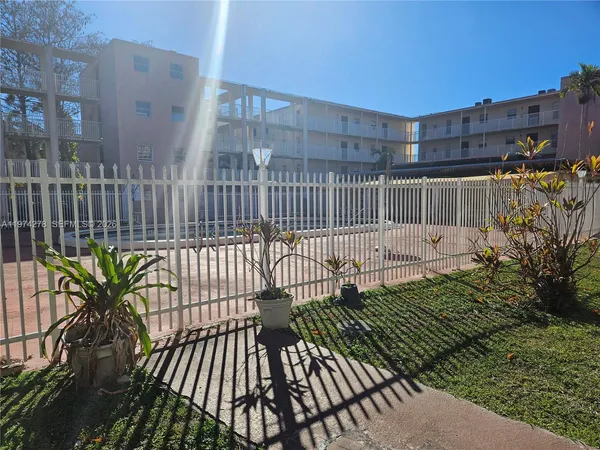 $1,700 | 2800 Northwest 56th Avenue, Unit C102, Lauderhill, FL 33313