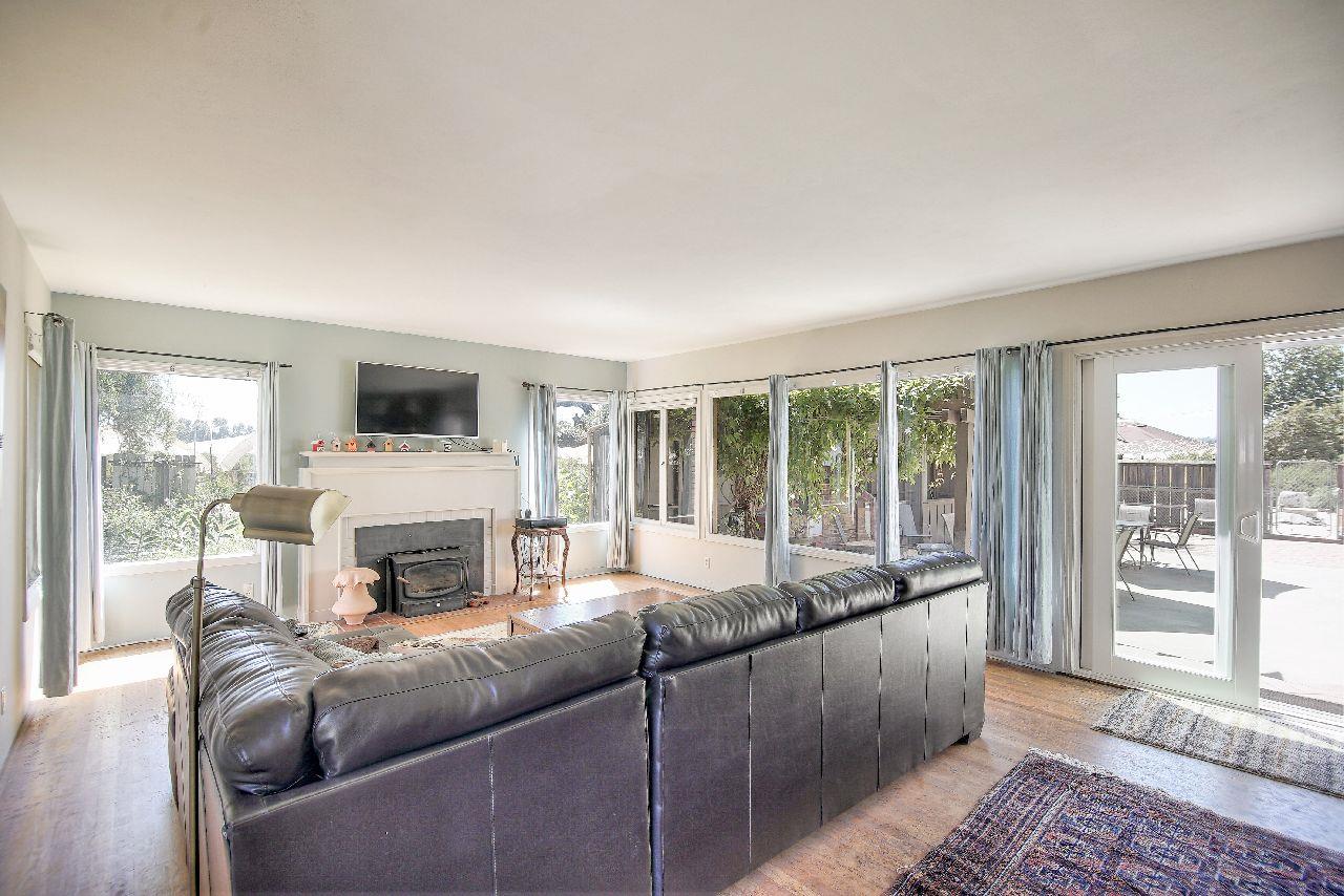 313 Green Valley Road Watsonville, CA 95076 - Photo 5 of 49 Gallery Image 5