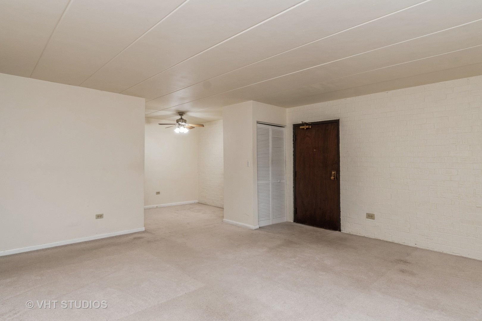214 East Bailey Road, Unit B Naperville, IL 60565 - Photo 6 of 10 a view of an empty room