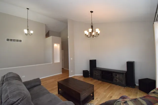 $349,900 | 600 Countryfield Lane, Elgin, IL 60120