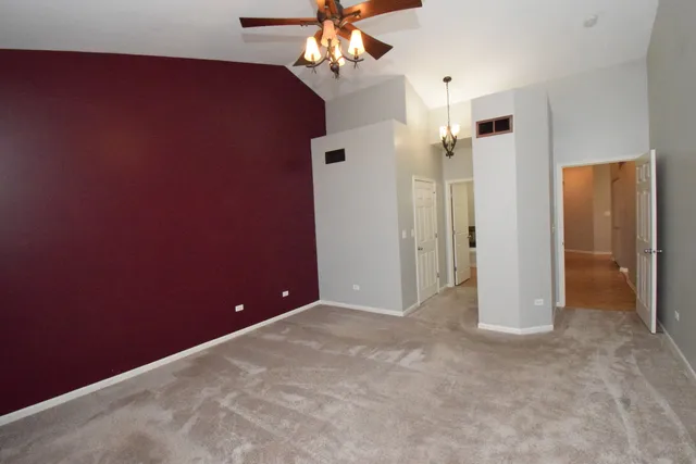 $349,900 | 600 Countryfield Lane, Elgin, IL 60120