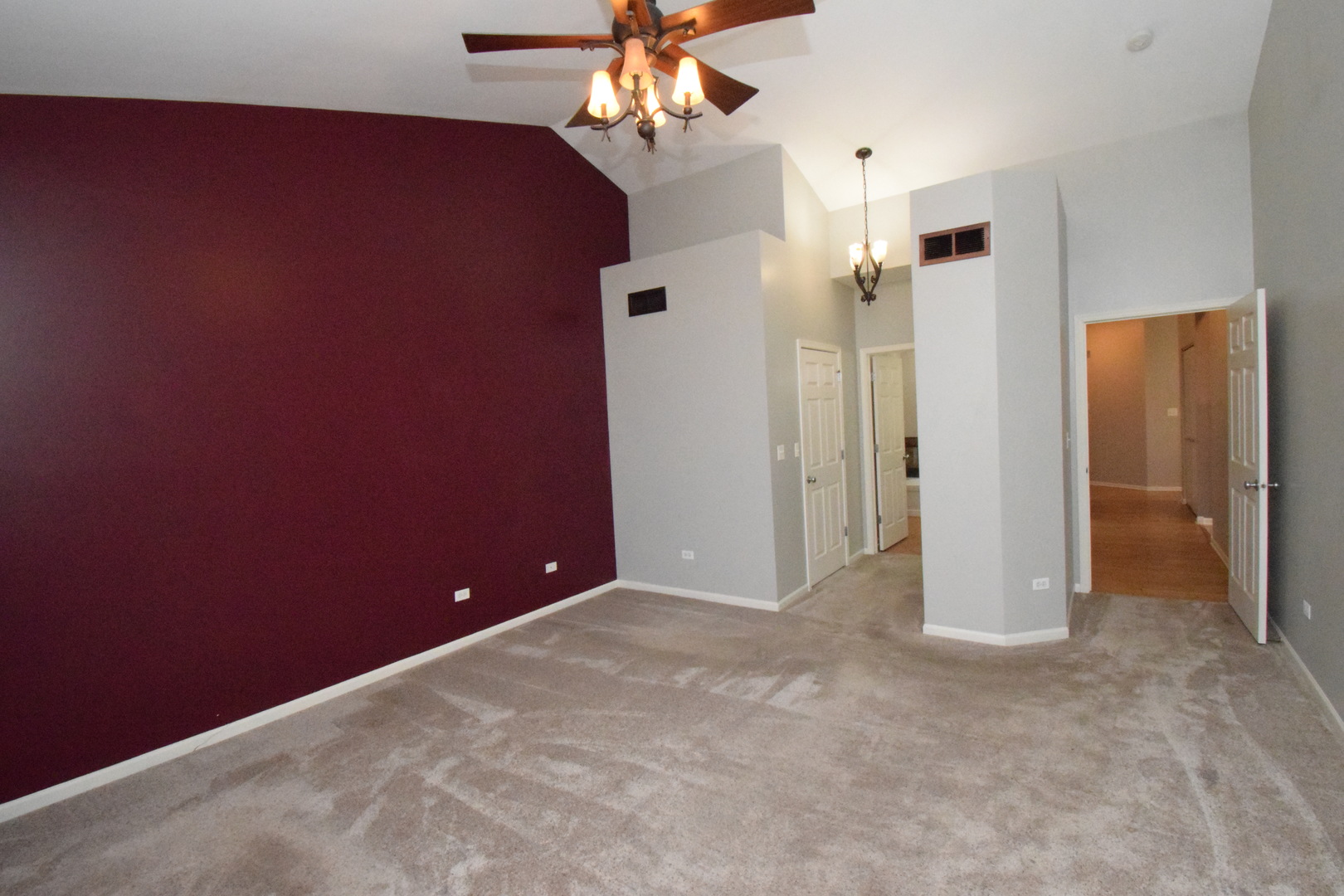 600 Countryfield Lane Elgin, IL 60120 - Photo 22 of 31 wooden floor in an empty room