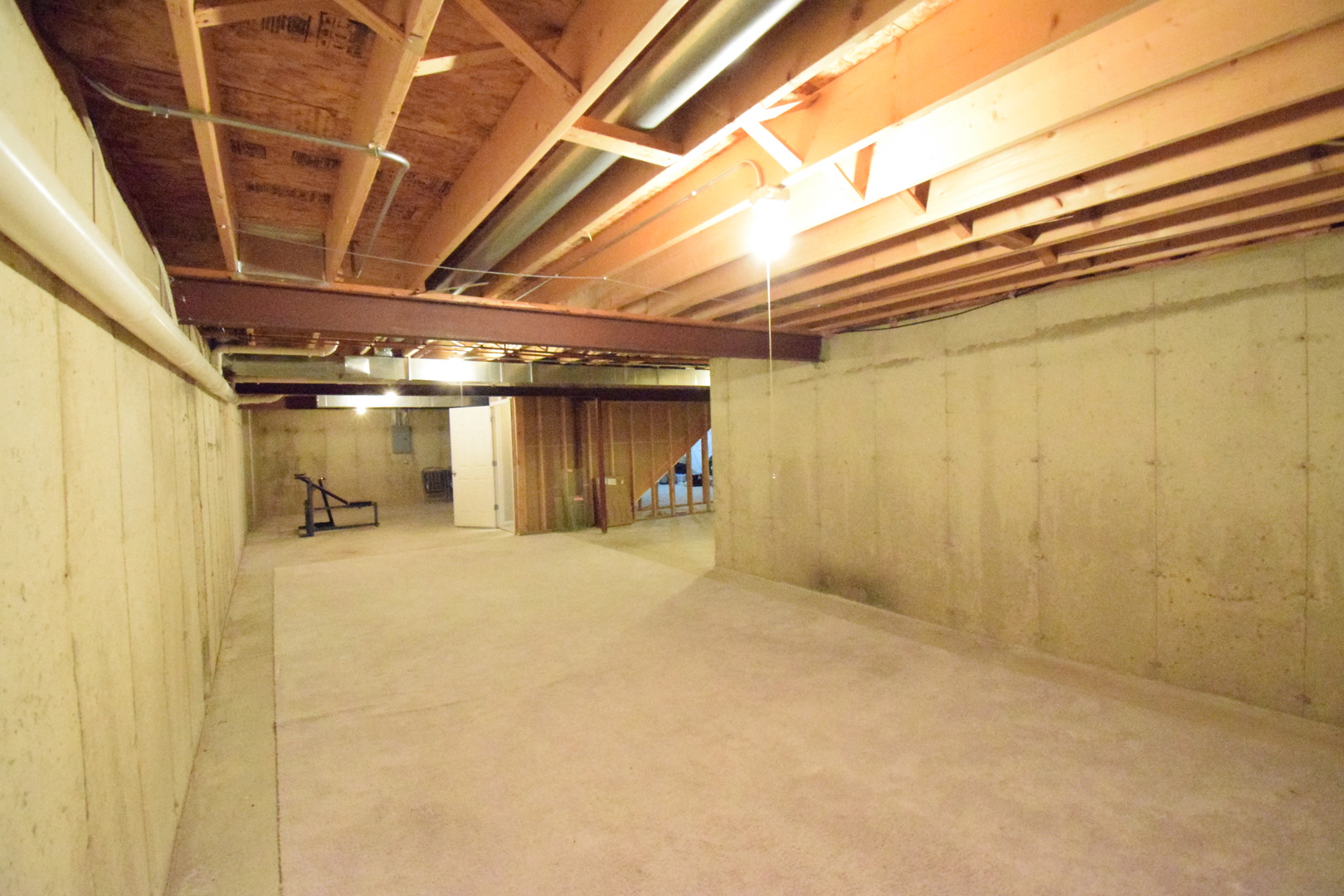 600 Countryfield Lane Elgin, IL 60120 - Photo 29 of 31 a view of a indoor garage