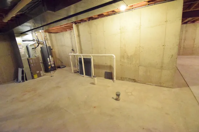 $349,900 | 600 Countryfield Lane, Elgin, IL 60120