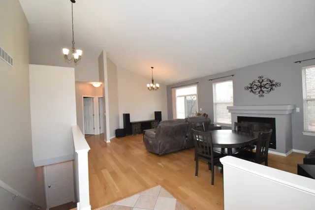 $349,900 | 600 Countryfield Lane, Elgin, IL 60120