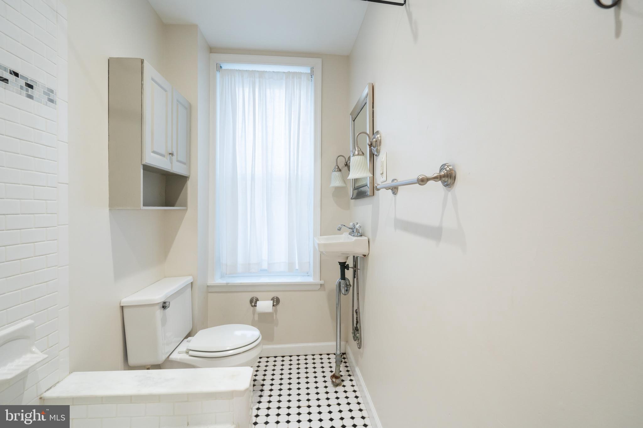 459 Ripka Street Philadelphia, PA 19128 - Photo 36 of 42 Bathroom