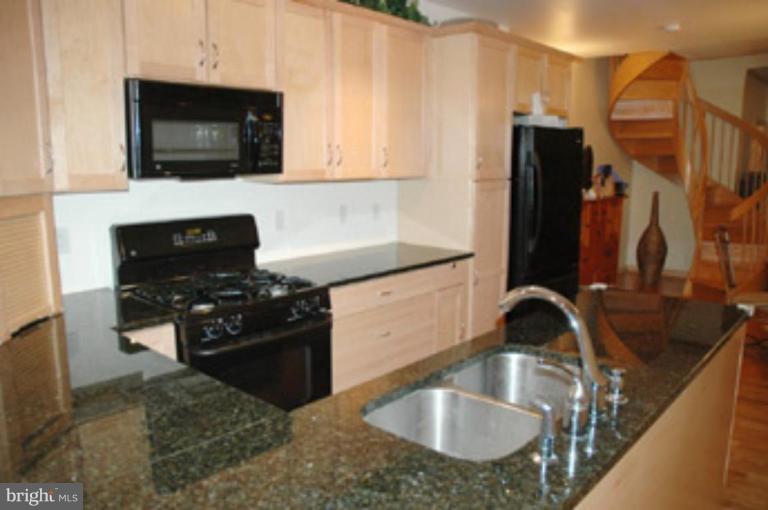 936 4th Street Northeast Washington, DC 20002 - Photo 9 of 16 Kitchen
