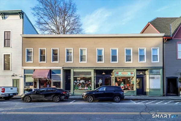 $2,295 | 17 Church Street, Unit C1, New Milford, CT 06776