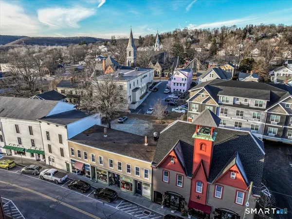 $2,295 | 17 Church Street, Unit C1, New Milford, CT 06776