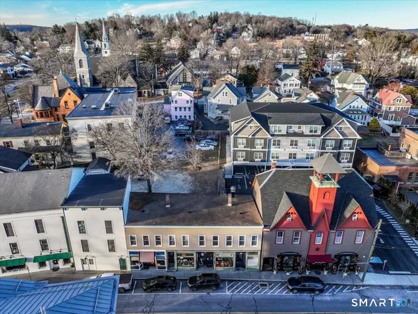 $2,295 | 17 Church Street, Unit C1, New Milford, CT 06776