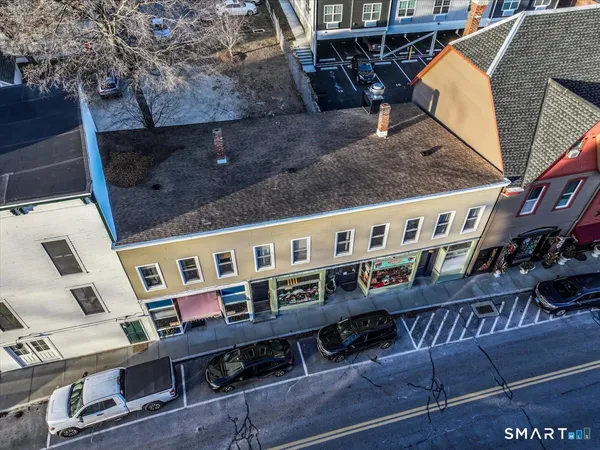 $2,295 | 17 Church Street, Unit C1, New Milford, CT 06776