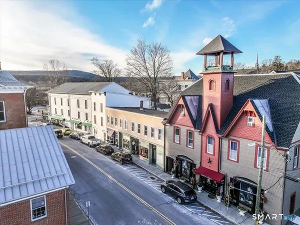 $2,295 | 17 Church Street, Unit C1, New Milford, CT 06776