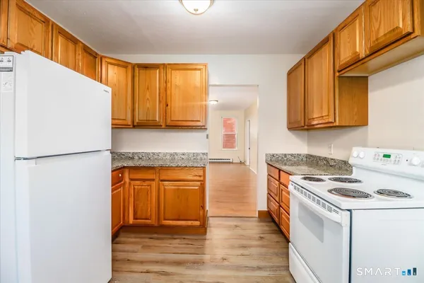 $2,295 | 17 Church Street, Unit C1, New Milford, CT 06776