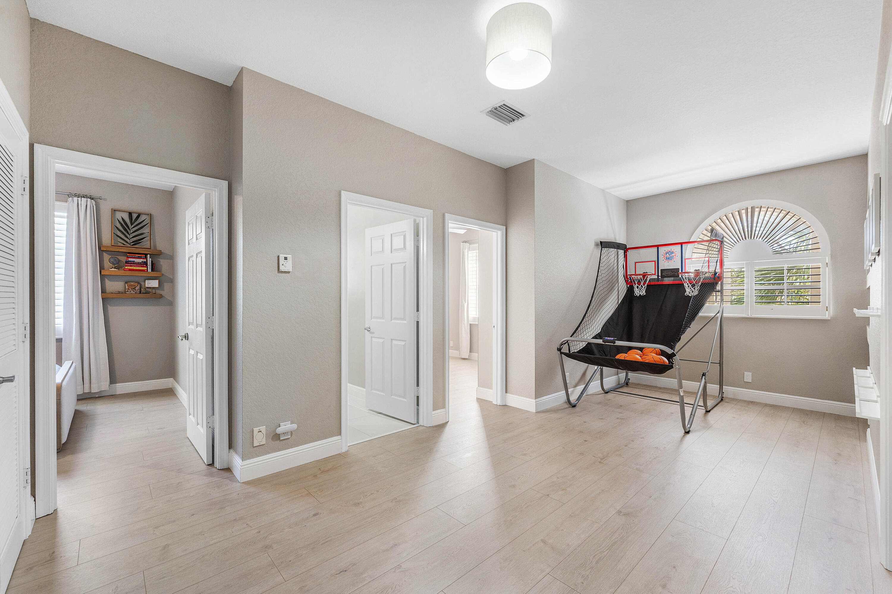 121 Palm Circle Lake Worth, FL 33462 - Photo 25 of 63 026-121PalmCircle-Atlantis-FL-33462-FULL