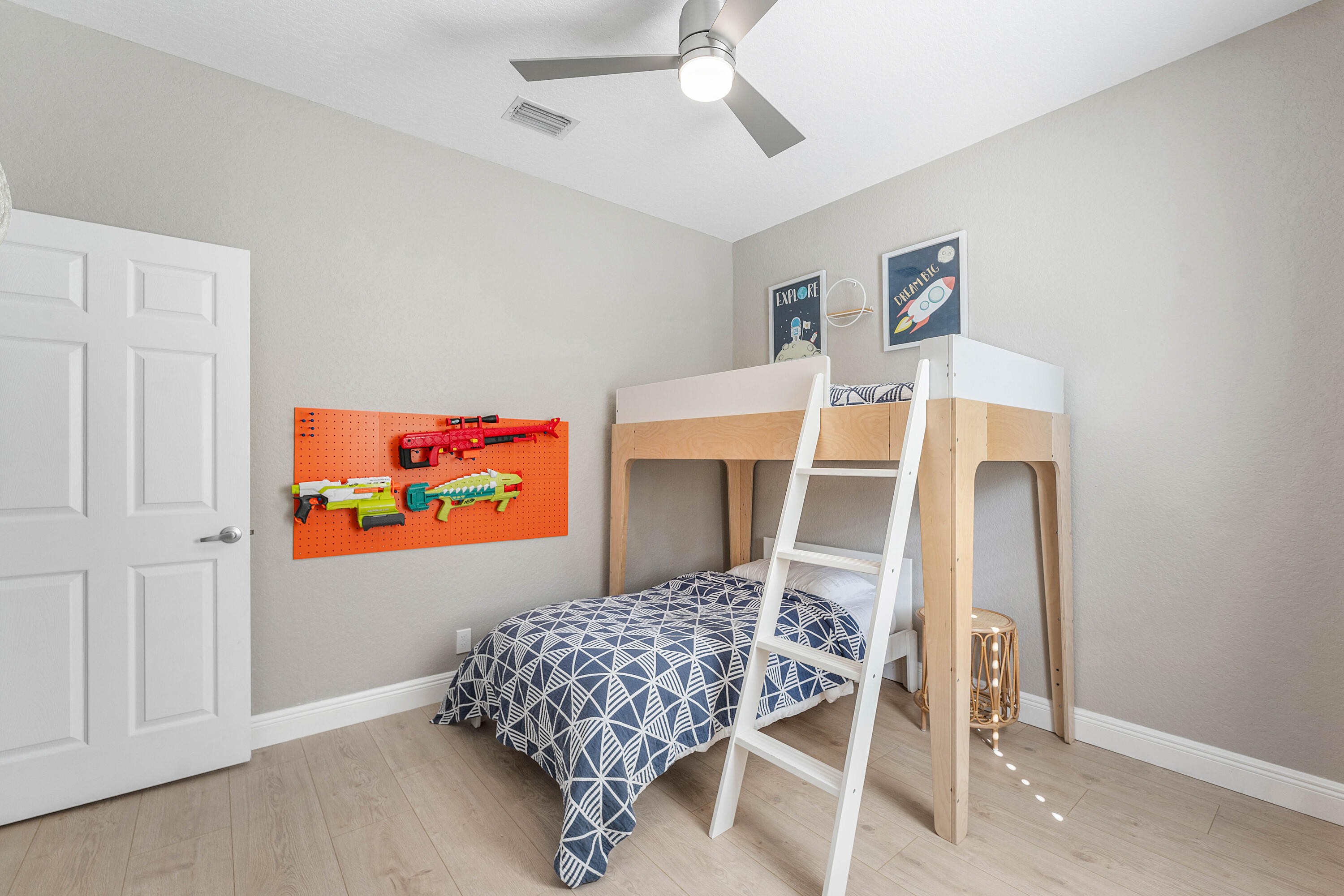 121 Palm Circle Lake Worth, FL 33462 - Photo 33 of 63 a living room with furniture and a flat screen tv