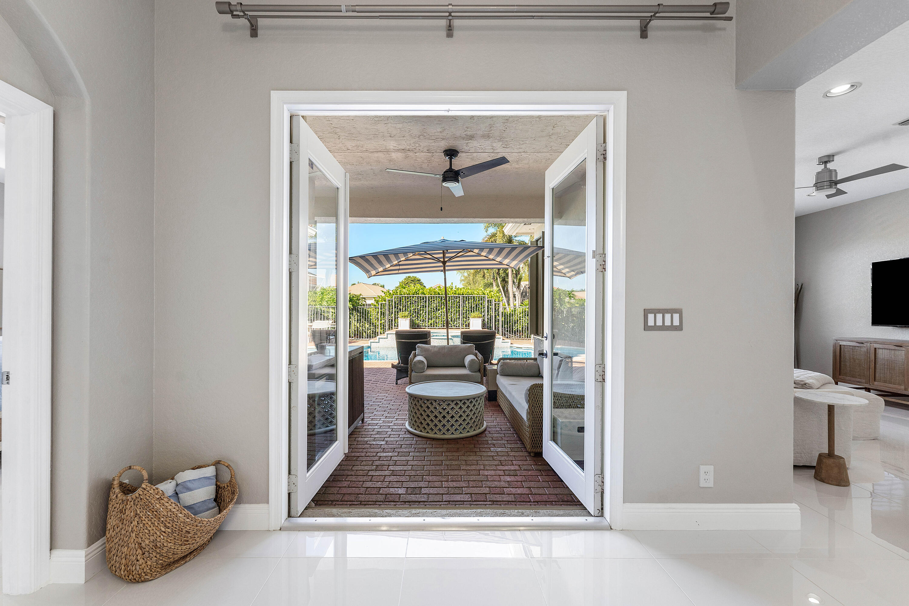 121 Palm Circle Lake Worth, FL 33462 - Photo 36 of 63 021-121PalmCircle-Atlantis-FL-33462-FULL