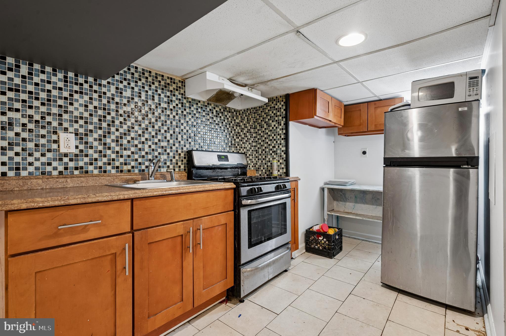 111 Overhill Road Upper Darby, PA 19082 - Photo 4 of 13
