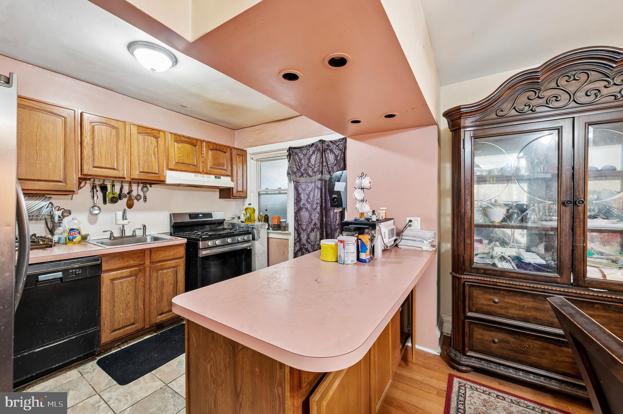 111 Overhill Road Upper Darby, PA 19082 - Photo 5 of 13