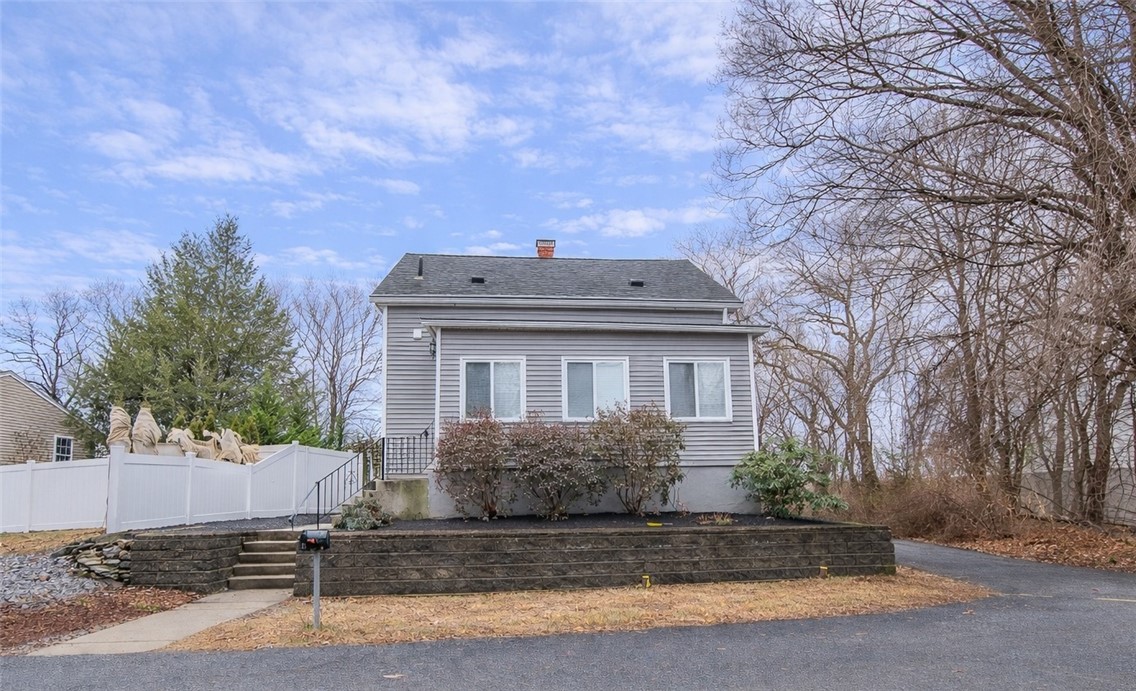 21 A Street Cumberland, RI 02864 - Photo 2 of 19