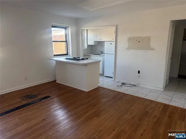 $175,000 | 2333 Hudson Terrace, Fort Lee, NJ 07024