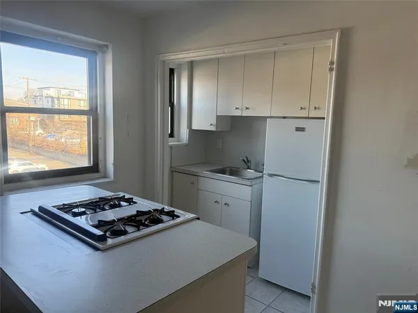 $175,000 | 2333 Hudson Terrace, Fort Lee, NJ 07024