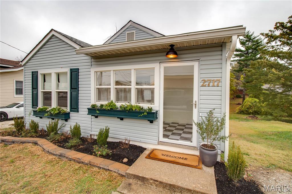 2717 Grovelin Street Godfrey, IL 62035 - Photo 4 of 32