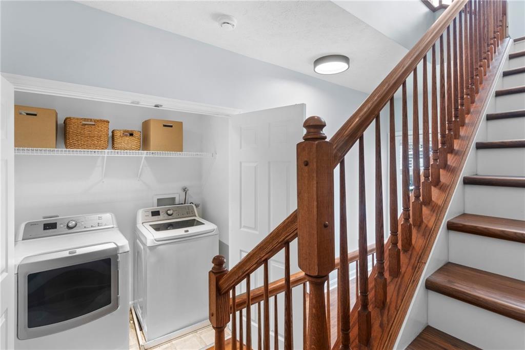 1410 Federal Street Pittsburgh, PA 15212 - Photo 25 of 42 a view of entryway with washer and dryer