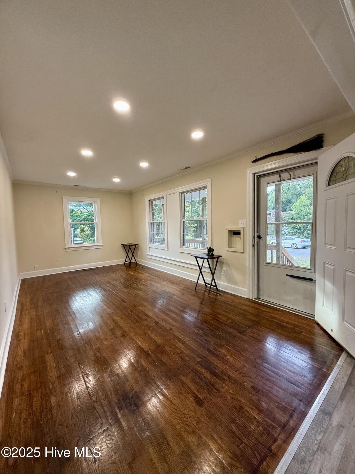 105 Rhodes Street Williamston, NC 27892 - Photo 7 of 30 Living Room