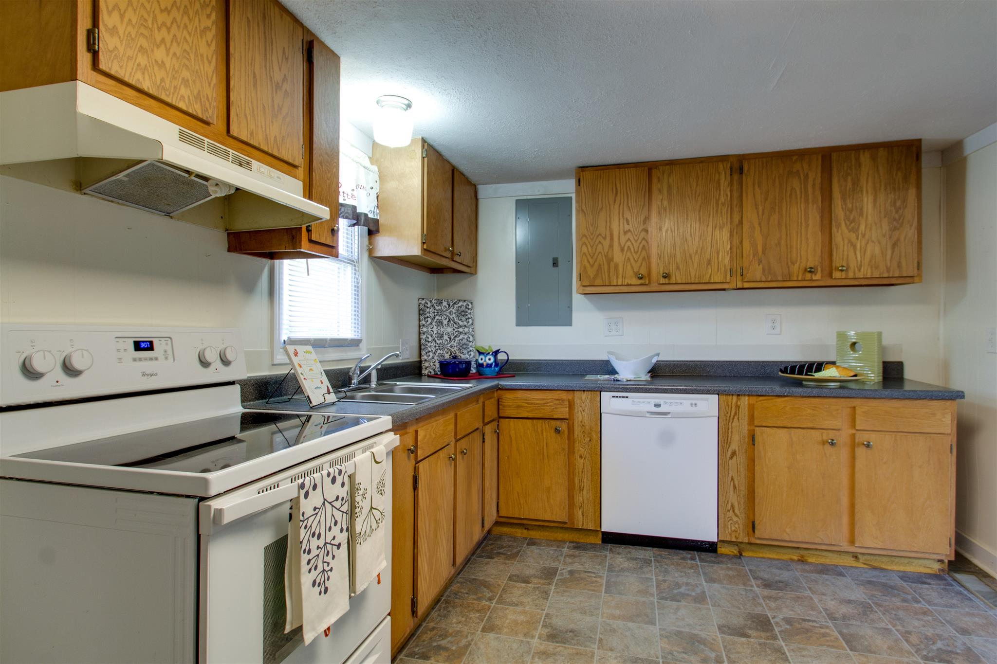 1244 Petty Road White Bluff, TN 37187 - Photo 5 of 18 Gallery Image 5