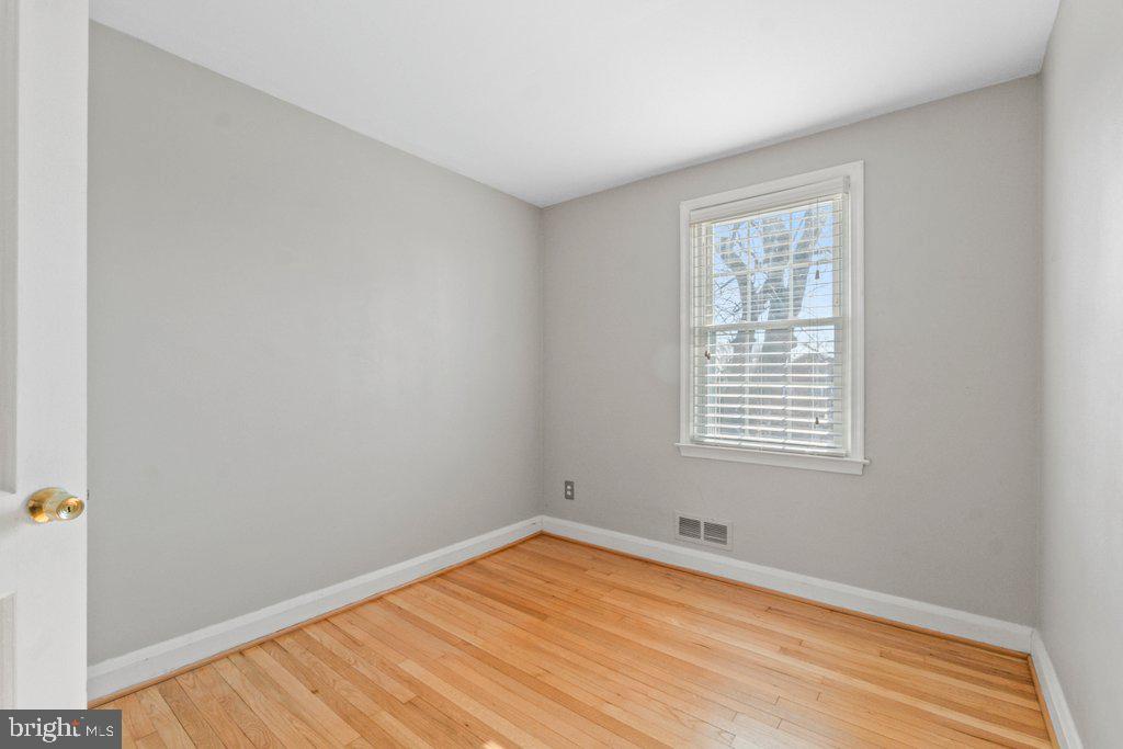 1529 Cottage Lane Towson, MD 21286 - Photo 27 of 43 an empty room with a window