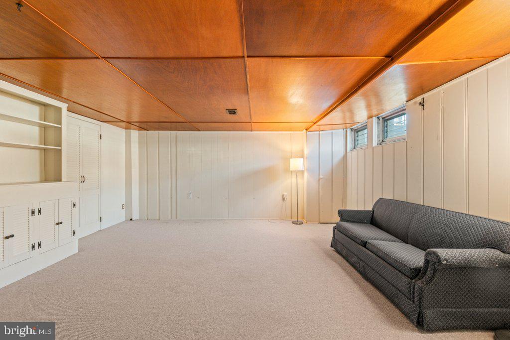 1529 Cottage Lane Towson, MD 21286 - Photo 32 of 43 a living room with furniture