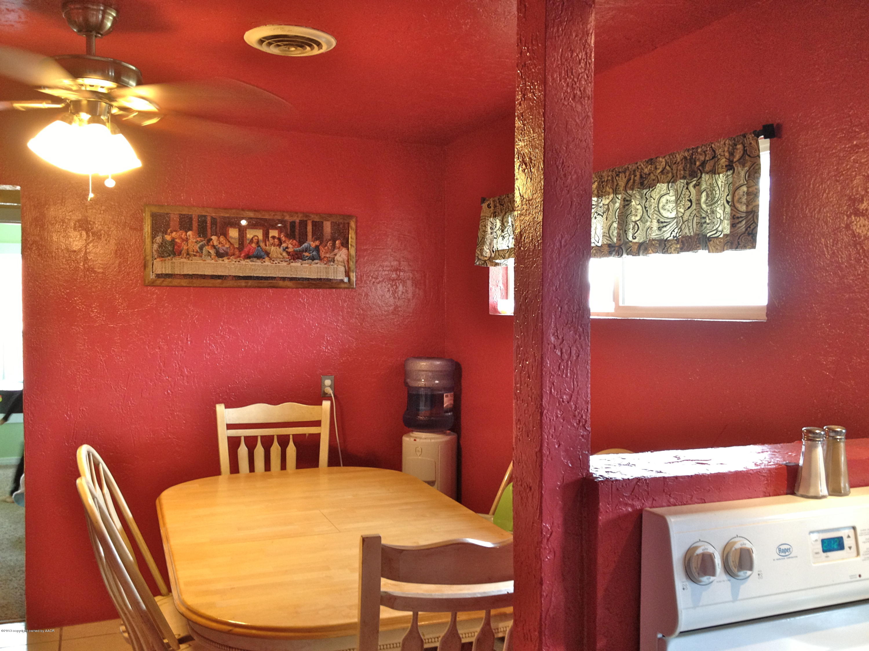 4305 South Lipscomb Street Amarillo, TX 79110 - Photo 6 of 18 a workspace with furniture and window