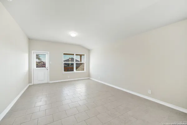 $1,800 | 15502 Gray Catbird, San Antonio, TX 78253
