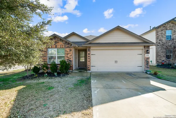 $1,800 | 15502 Gray Catbird, San Antonio, TX 78253